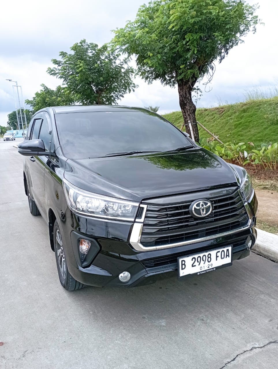 Toyota Innova Reborn MT